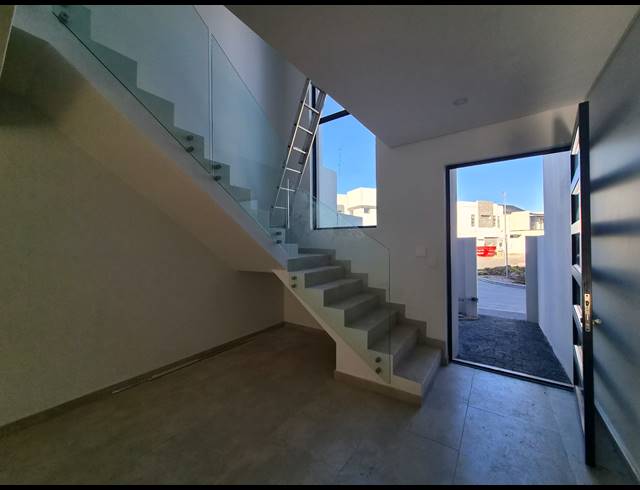 4 BEDROOM HOUSE FOR SALE IN SANDOWN
